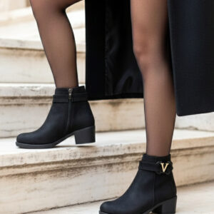Kadın Siyah Süet Kısa Topuklu Bot – Tokalı Günlük Rahat Kışlık Bot